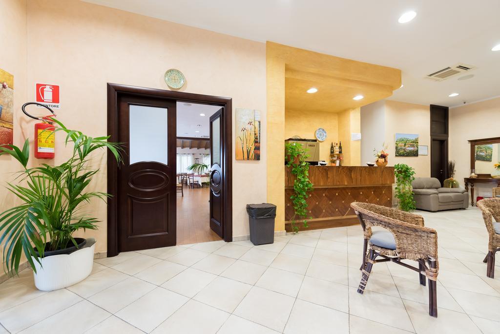 Valle Himara Guest House Piana Degli Albanesi Exterior photo